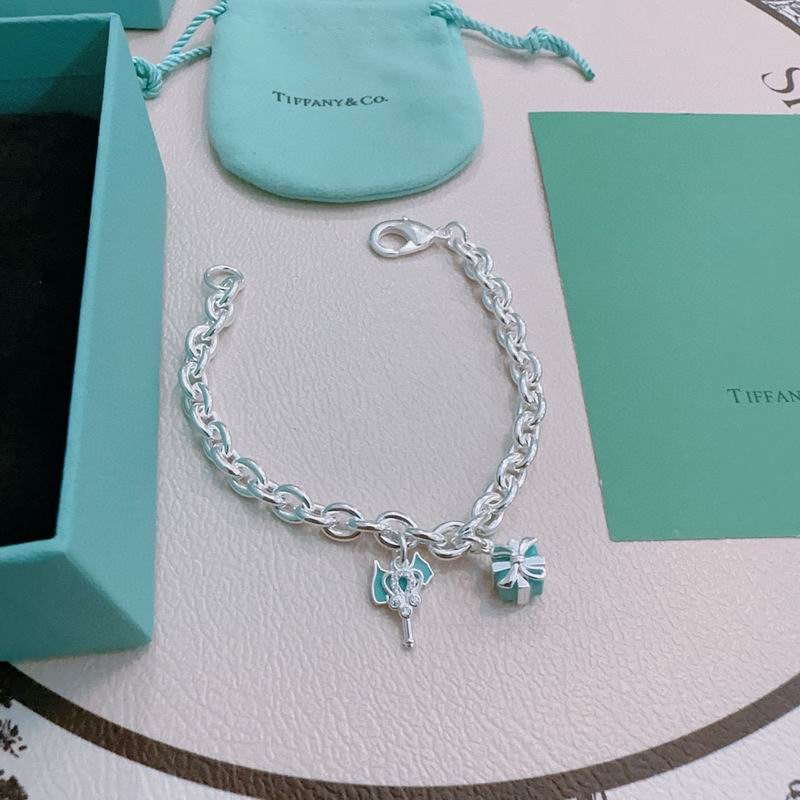 Tiffany bracelet 09yxx91